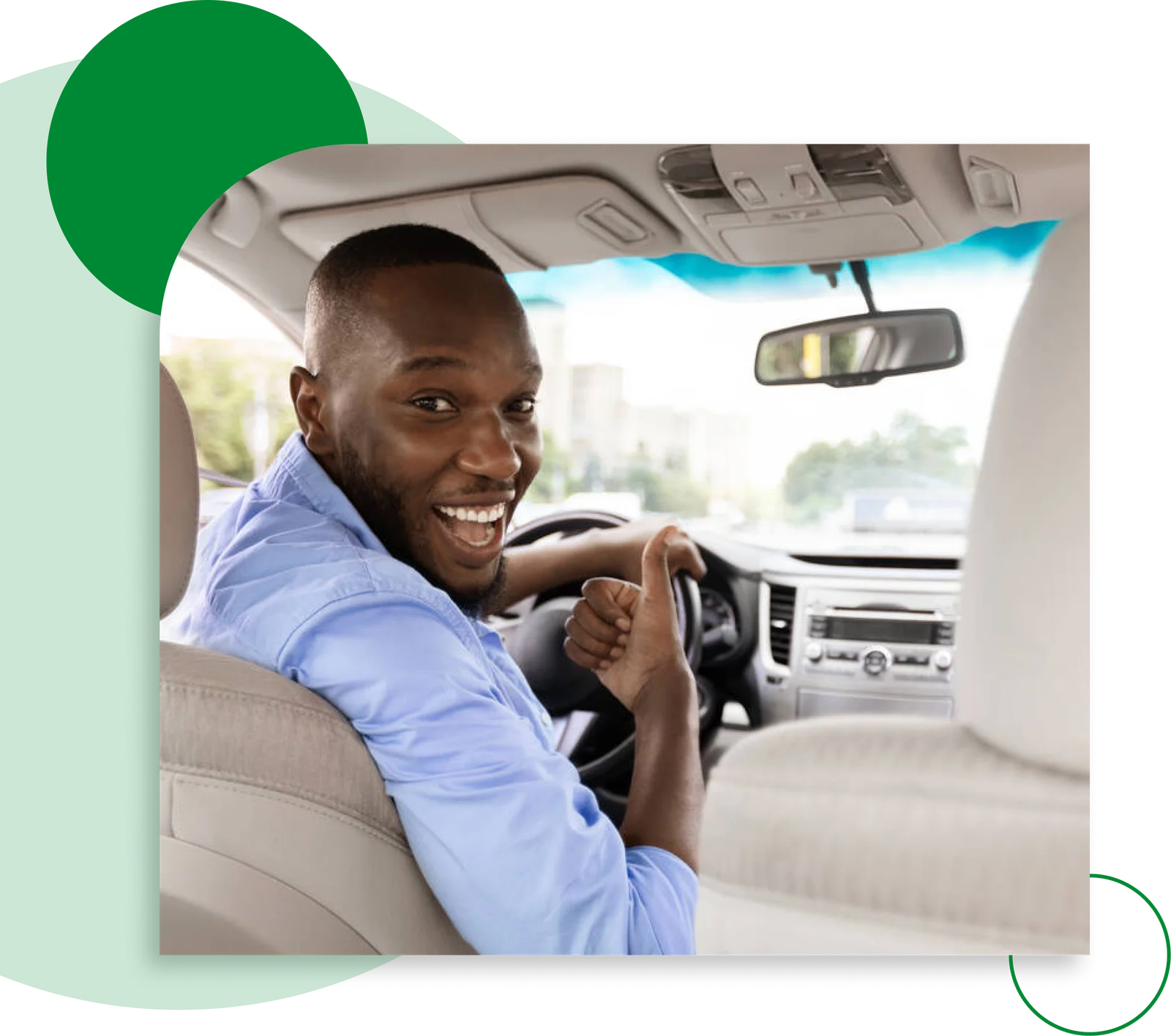 Yeyo driver smiling behind the wheel